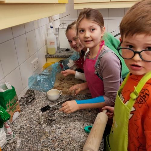 in der Weihnachtsbäckerei