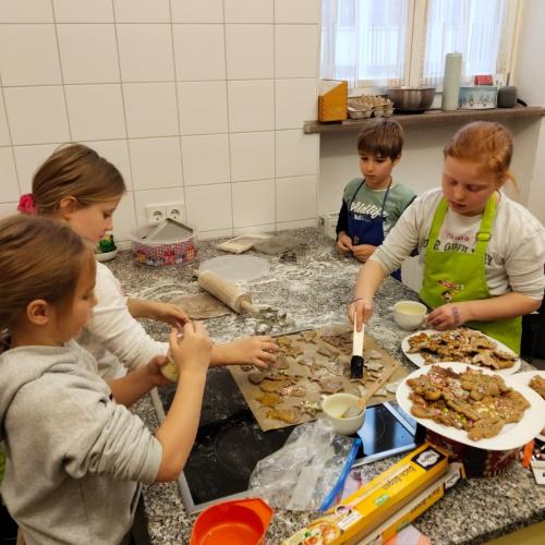 in der Weihnachtsbäckerei
