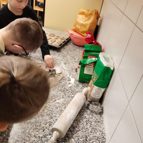 in der Weihnachtsbäckerei